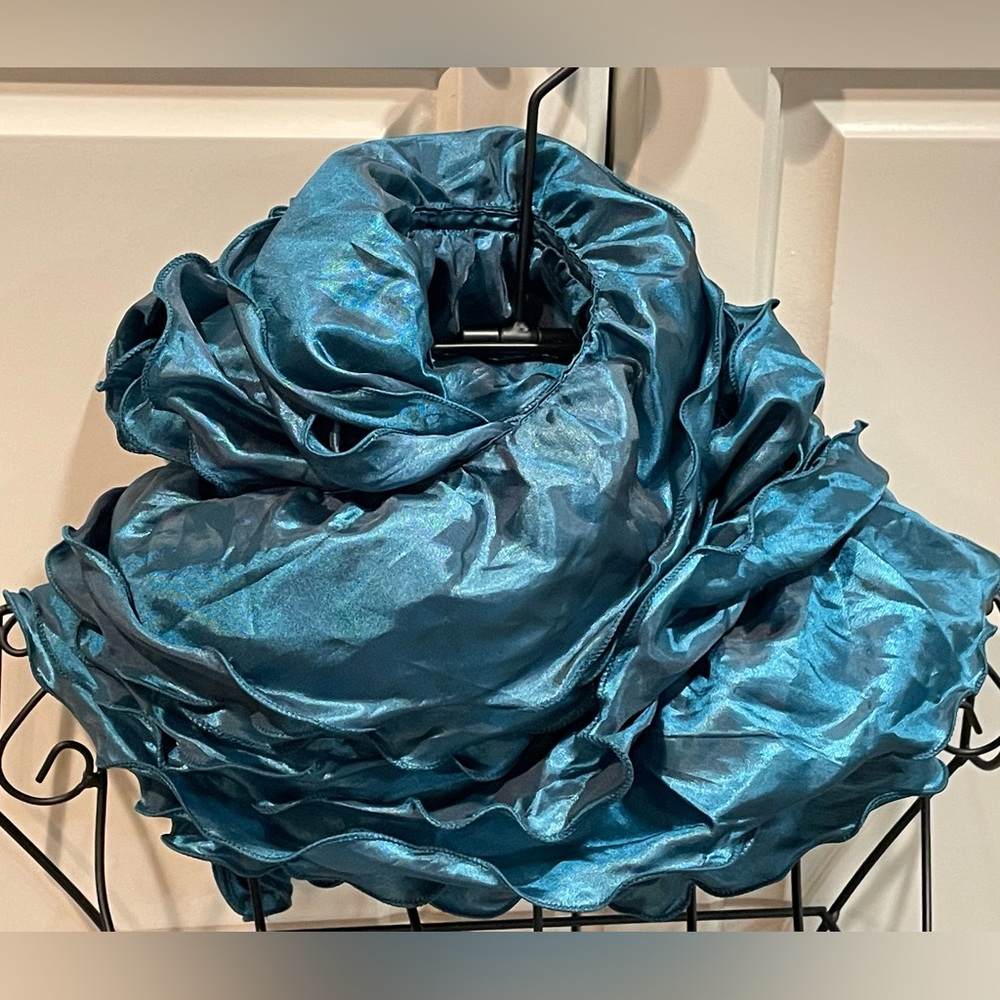 VT LUXE DRESSY SCARF ,Sea Blue,Turquoise. New With Tags. Shiny Beautiful. Formal - Picture 3 of 12